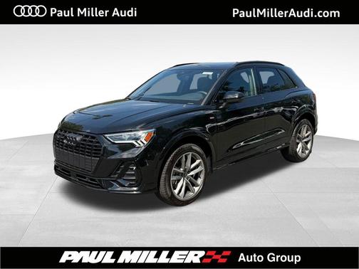 Mythos Black Metallic 2025 Audi Q3 45 S line Premium