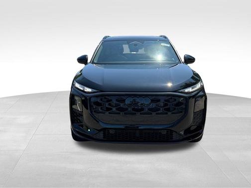 Mythos Black Metallic 2026 Audi Q3 S line