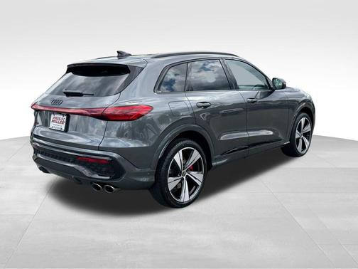 Daytona Gray Pearl 2026 Audi SQ5 3.0T Premium Plus