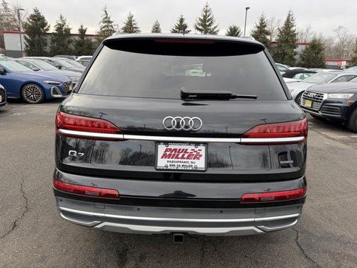 2021 Audi Q7 55 Premium Plus