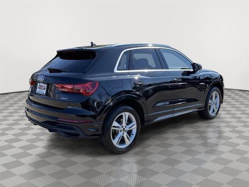 2024 Audi Q3 45 S line Premium