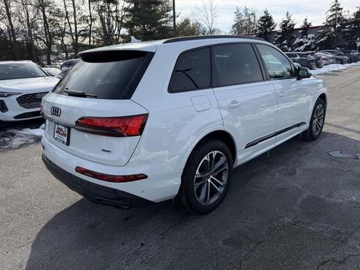 2025 Audi Q7 45 Premium