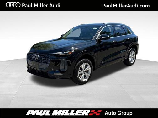 Mythos Black Metallic 2026 Audi Q5