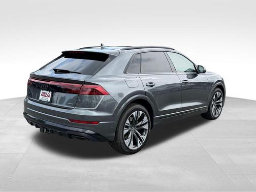 Daytona Gray Pearl 2026 Audi Q8