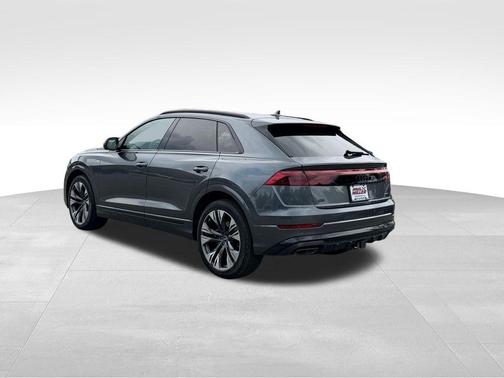 Daytona Gray Pearl 2026 Audi Q8