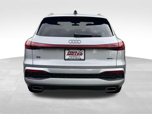 Florett Silver Metallic 2026 Audi Q5 PLUS