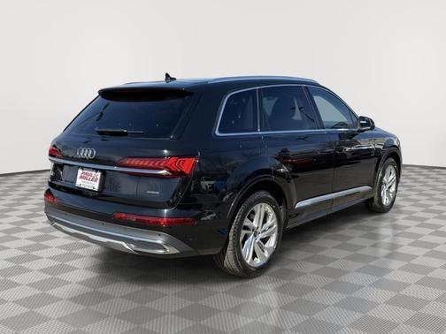 2023 Audi Q7 55 Premium