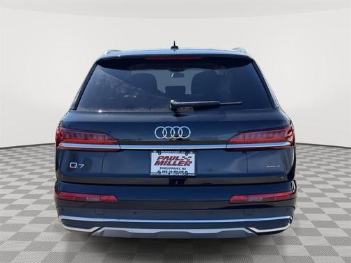 2023 Audi Q7 55 Premium