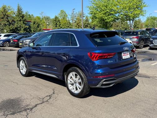 Navarra Blue Metallic 2025 Audi Q3 45 S line Premium