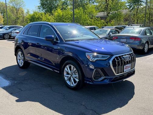 Navarra Blue Metallic 2025 Audi Q3 45 S line Premium