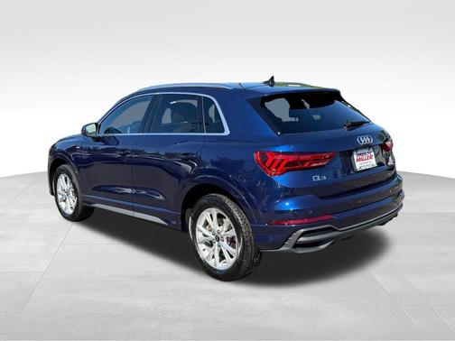 Navarra Blue Metallic 2025 Audi Q3 45 S line Premium