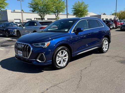 Navarra Blue Metallic 2025 Audi Q3 45 S line Premium