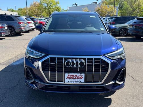 Navarra Blue Metallic 2025 Audi Q3 45 S line Premium