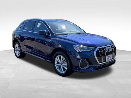 Navarra Blue Metallic 2025 Audi Q3 45 S line Premium
