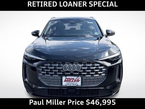 Mythos Black Metallic 2025 Audi Q5 2.0T quattro Premium