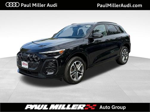 Mythos Black Metallic 2026 Audi Q5