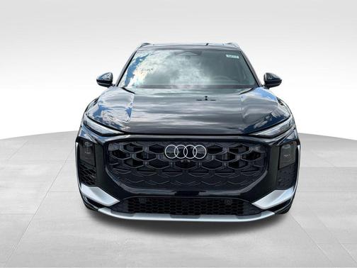 Mythos Black Metallic 2026 Audi Q3 S line