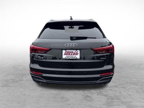 2024 Audi Q3 45 S line Premium