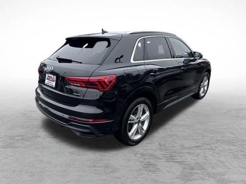 2024 Audi Q3 45 S line Premium