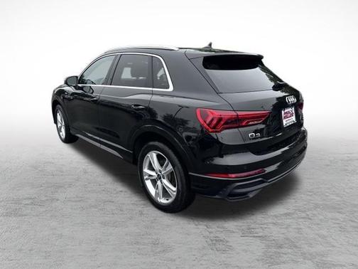 2024 Audi Q3 45 S line Premium