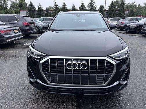 2024 Audi Q3 45 S line Premium