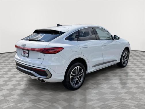 Glacier White Metallic 2025 Audi Q5 2.0T Premium