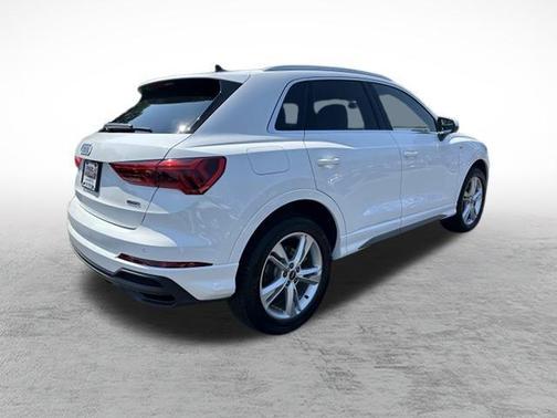 2024 Audi Q3 45 S line Premium