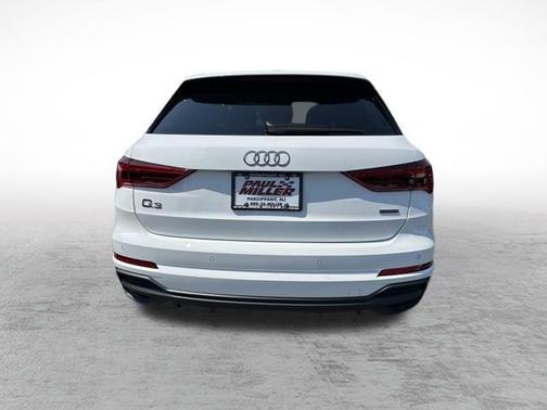2024 Audi Q3 45 S line Premium