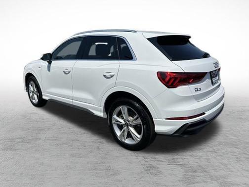2024 Audi Q3 45 S line Premium