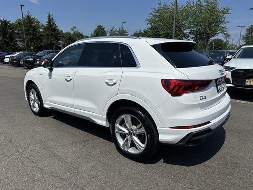 2024 Audi Q3 45 S line Premium
