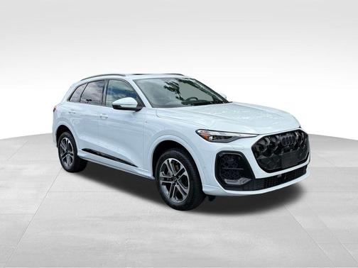 Glacier White Metallic 2026 Audi Q5