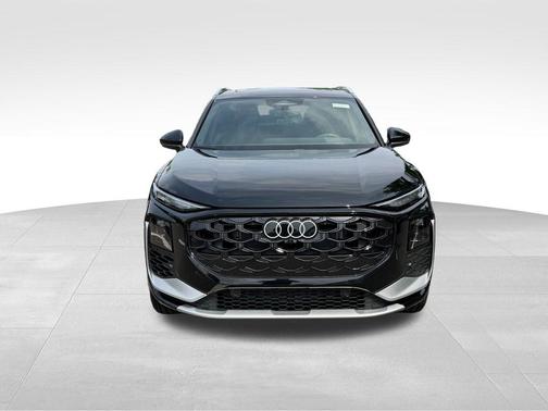 Mythos Black Metallic 2026 Audi Q3 S line