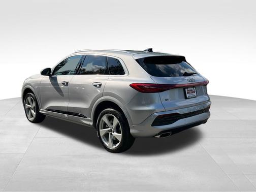 Florett Silver Metallic 2026 Audi Q5 PLUS