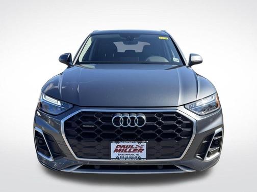 Daytona Gray Pearl Effect 2023 Audi Q5 45 S line quattro Premium