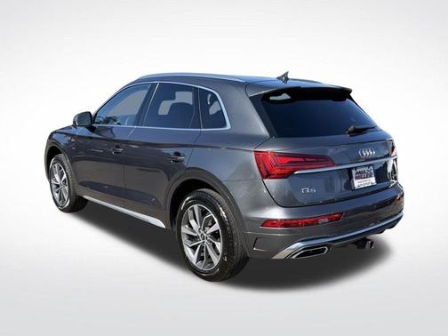 Daytona Gray Pearl Effect 2023 Audi Q5 45 S line quattro Premium