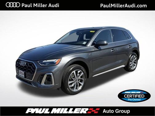 Daytona Gray Pearl Effect 2023 Audi Q5 45 S line quattro Premium