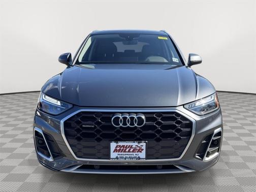 Daytona Gray Pearl Effect 2023 Audi Q5 45 S line quattro Premium