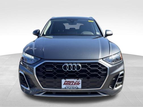 Daytona Gray Pearl Effect 2023 Audi Q5 45 S line quattro Premium