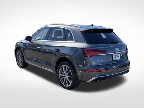 Daytona Gray Pearl Effect 2023 Audi SQ5 3.0T Premium Plus