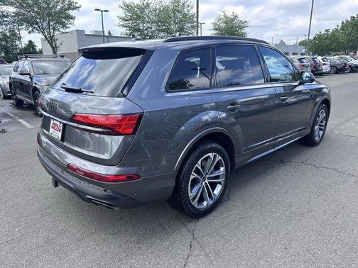 2025 Audi Q7 45 Premium Plus