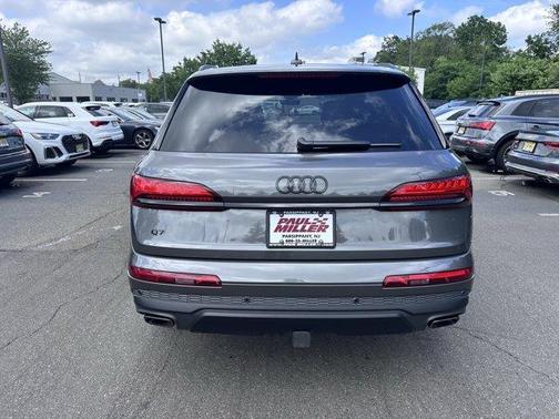2025 Audi Q7 45 Premium Plus