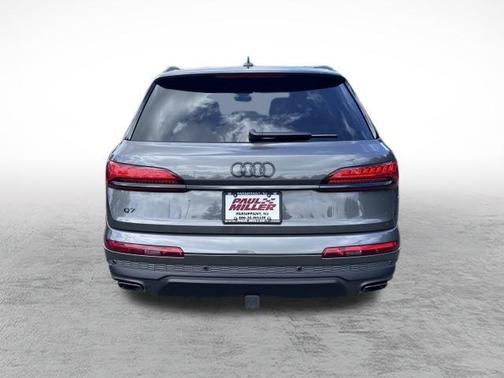 2025 Audi Q7 45 Premium Plus