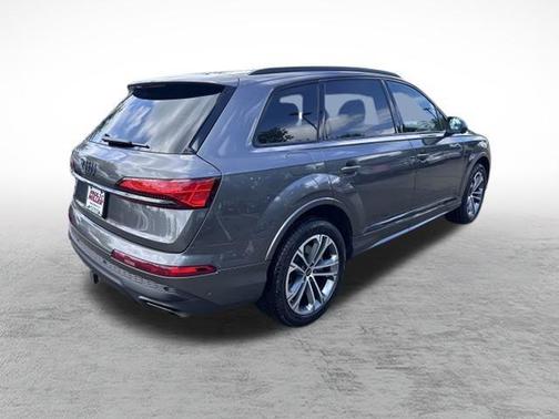 2025 Audi Q7 45 Premium Plus