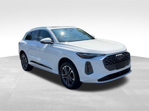 White 2026 Audi Q5