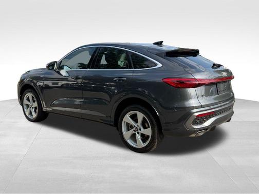Tambora Gray Metallic 2025 Audi Q5 2.0T Premium