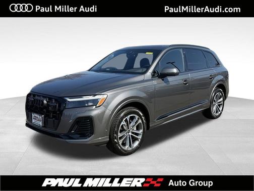 Samurai Gray Metallic 2025 Audi Q7 45 Premium