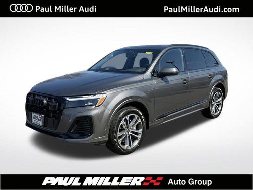 Samurai Gray Metallic 2025 Audi Q7 45 Premium