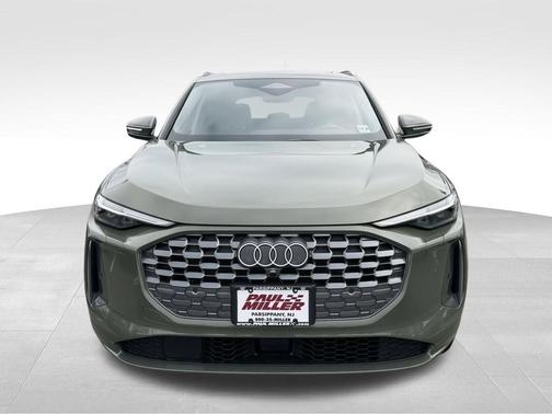 District Green Metallic 2025 Audi Q5 2.0T quattro Premium