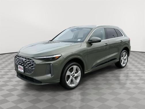 District Green Metallic 2025 Audi Q5 2.0T quattro Premium