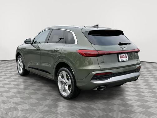 District Green Metallic 2025 Audi Q5 2.0T quattro Premium